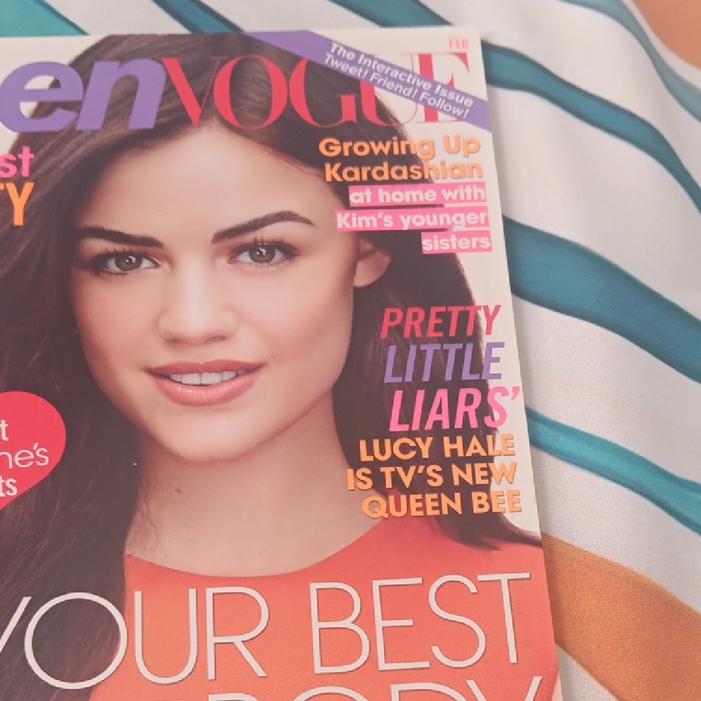 Teen Vogue Magazine February 2011 Growing Up Kardashian Cover - Picture 3 of 9